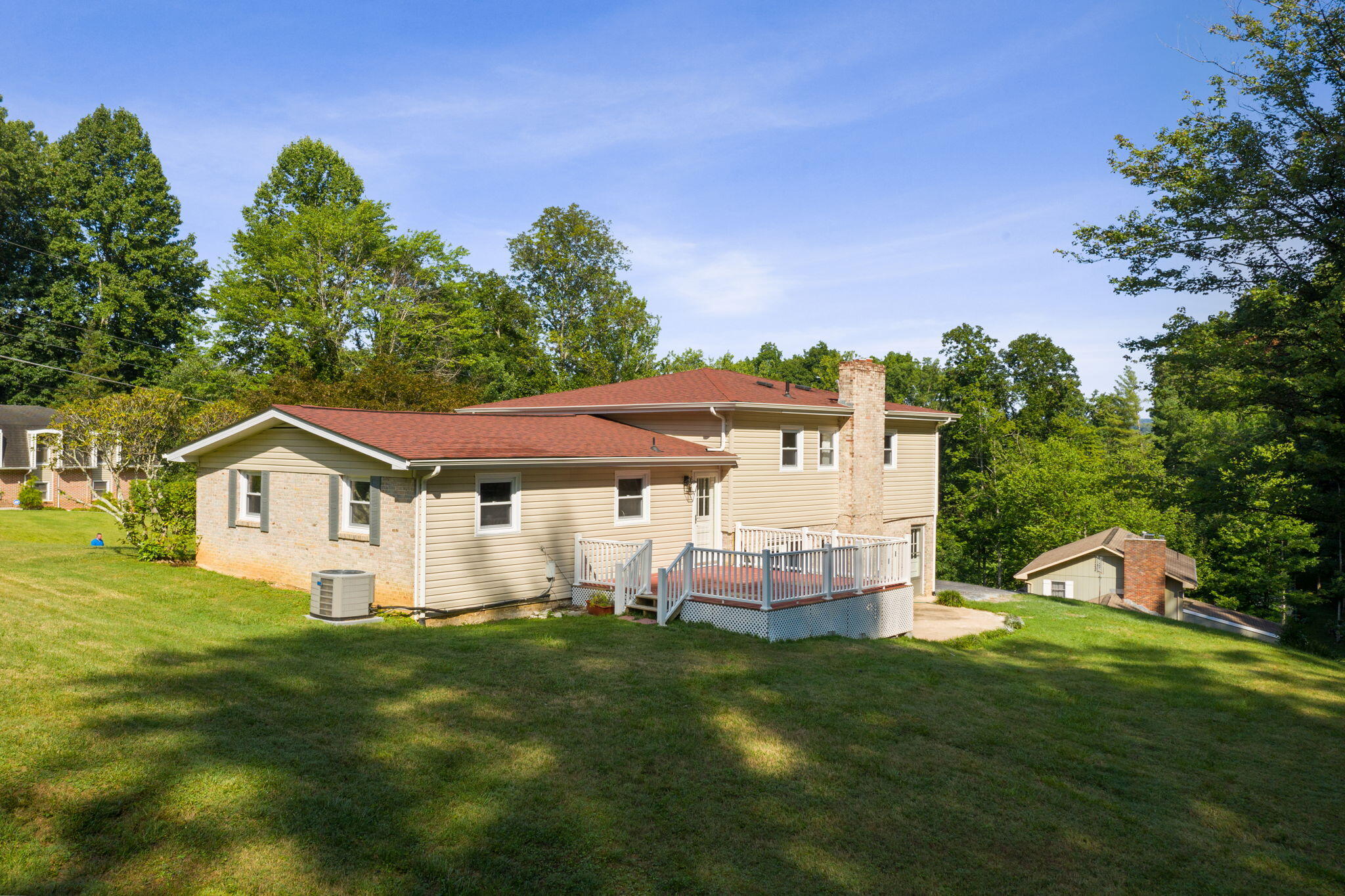 21463 Plantation Road Bristol, VA 24202 - Photo 28 of 38 3-web-or-mls-DJI_0646