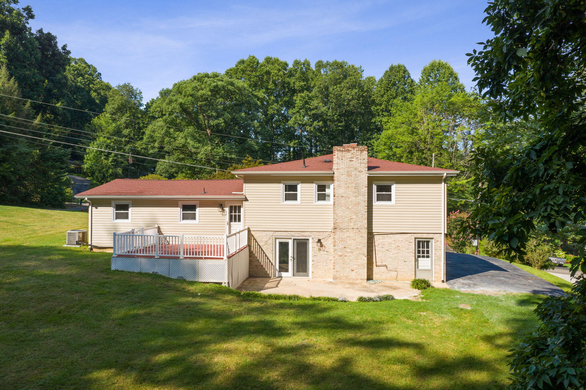 21463 Plantation Road Bristol, VA 24202 - Photo 29 of 38 4-web-or-mls-DJI_0649