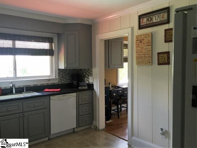 311 Katherine Street Easley, SC 29640 - Photo 9 of 26