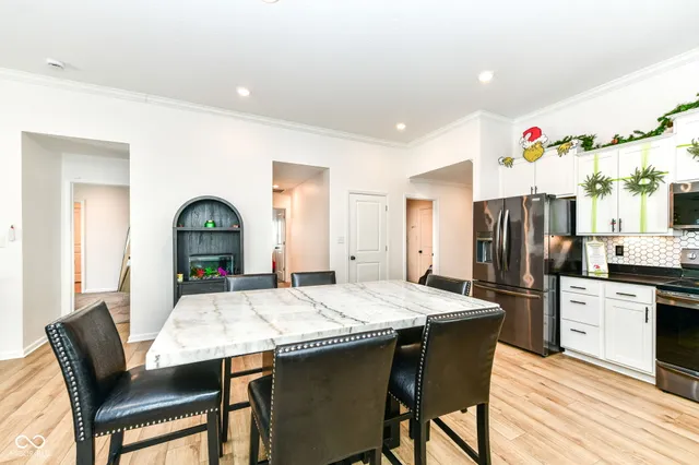 $324,900 | 1689 North Sailboat Drive, Greenfield, IN 46140