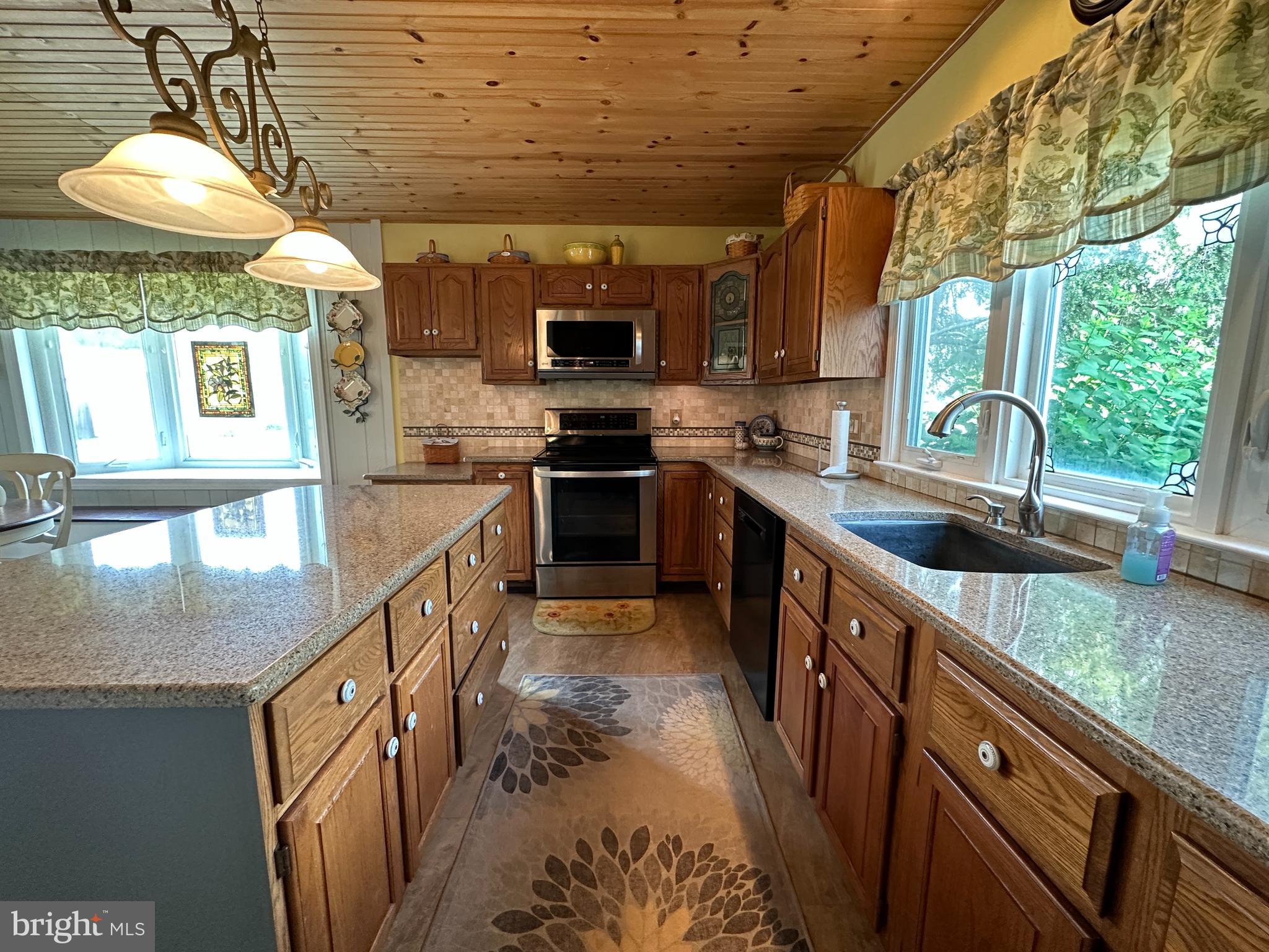 2140 Perkiomenville Road Harleysville, PA 19438 - Photo 14 of 44