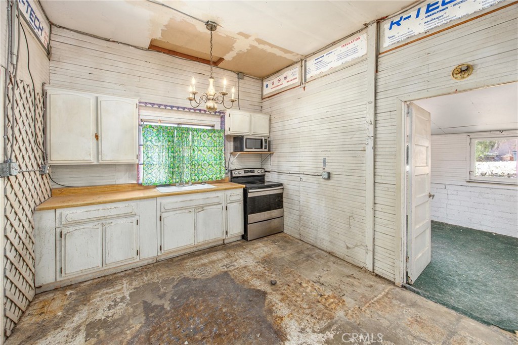 9099 Cajalco Road Corona, CA 92881 - Photo 40 of 70