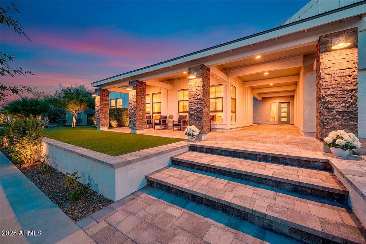 9407 South 13th Way Phoenix, AZ 85042 - Photo 19 of 33 a swimming pool with outdoor seating