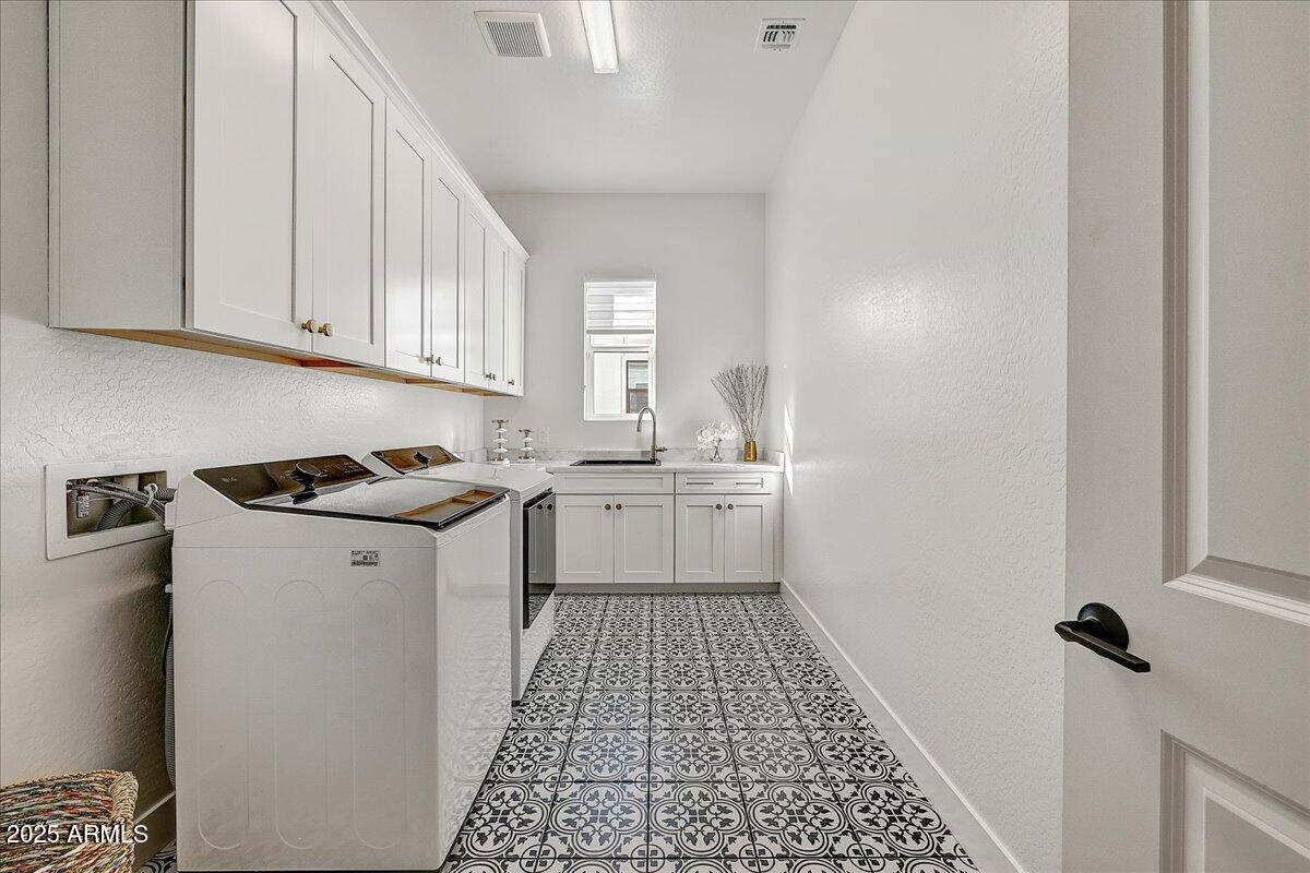 9407 South 13th Way Phoenix, AZ 85042 - Photo 27 of 57 43-Laundry Room