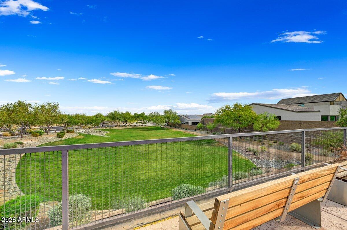9407 South 13th Way Phoenix, AZ 85042 - Photo 42 of 51 a view of a garden from a balcony