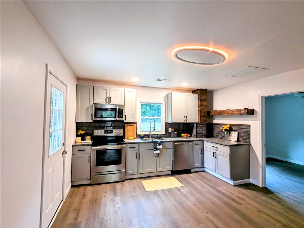 54 North Street Anderson, SC 29621 - Photo 8 of 28
