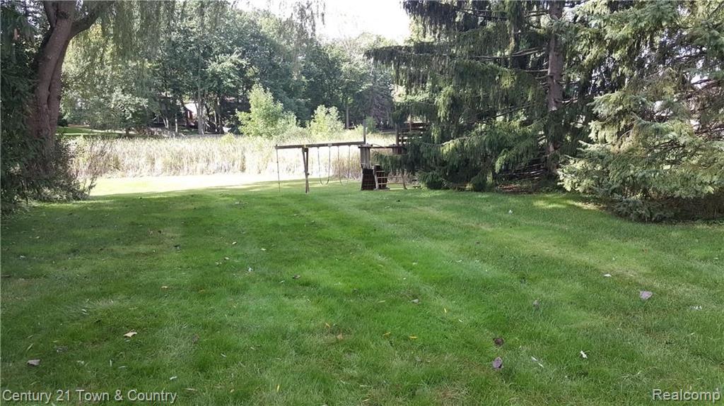 1737 North Kilburn Road Rochester Hills, MI 48306 - Photo 6 of 40