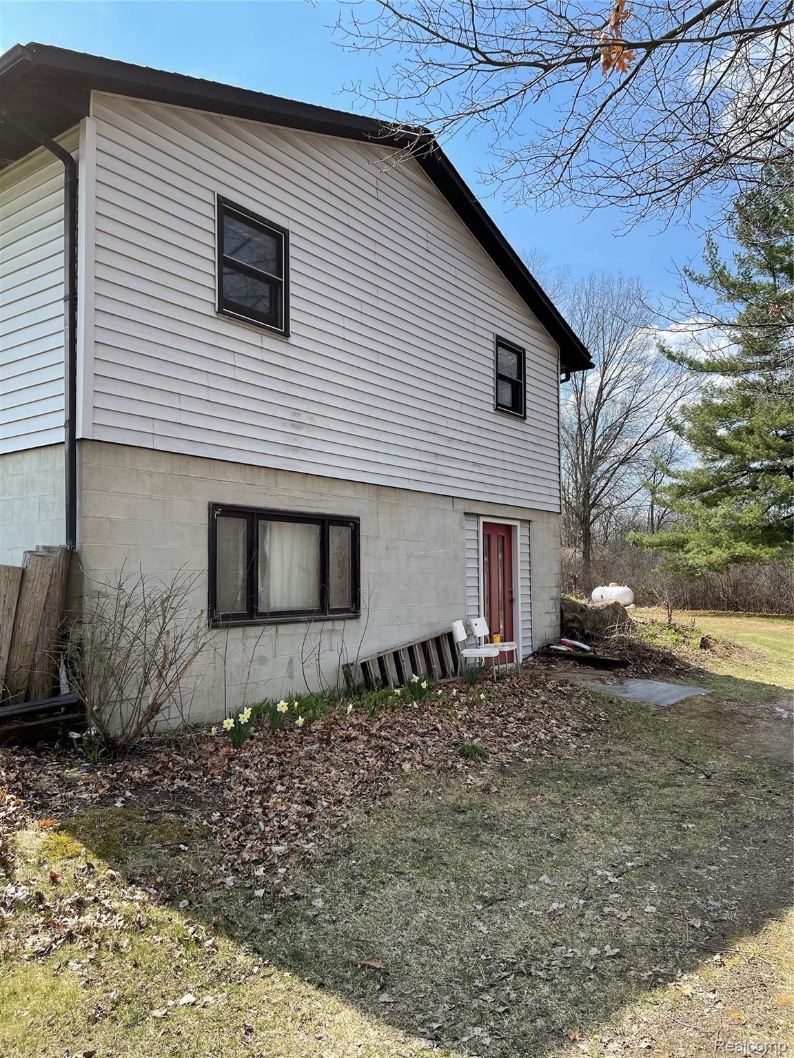 120 South Baldwin Road Clarkston, MI 48348 - Photo 2 of 18 tempImageOSoBJ9.jpg