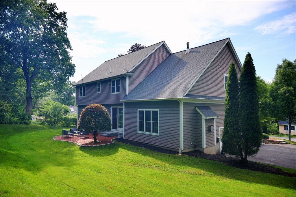 31 Wyman Road Lexington, MA 02420 - Photo 3 of 22