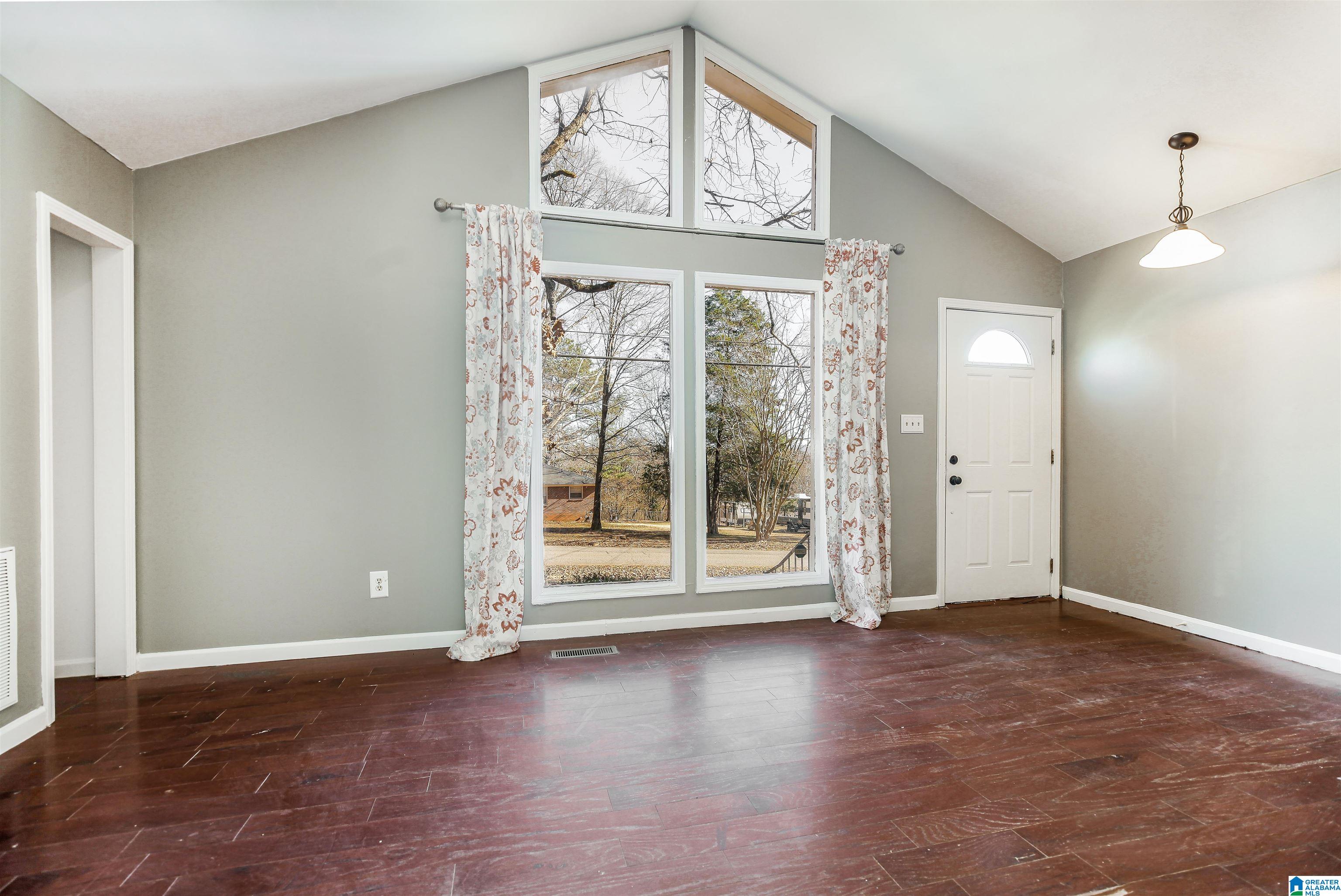 2100 Mountain View Road Birmingham, AL 35210 - Photo 2 of 27