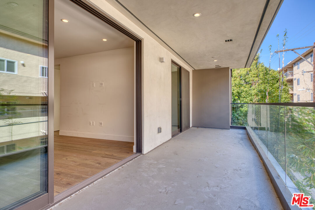 411 South Hamel Road, Unit 306 Los Angeles, CA 90048 - Photo 15 of 40