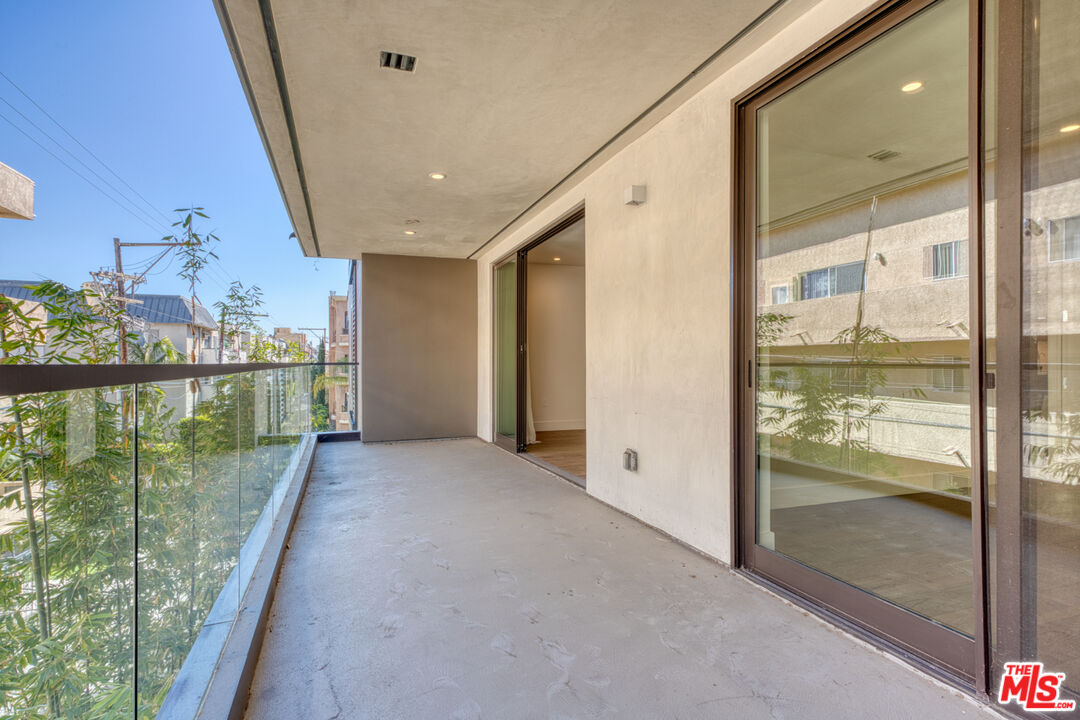 411 South Hamel Road, Unit 306 Los Angeles, CA 90048 - Photo 17 of 40 a view of a balcony