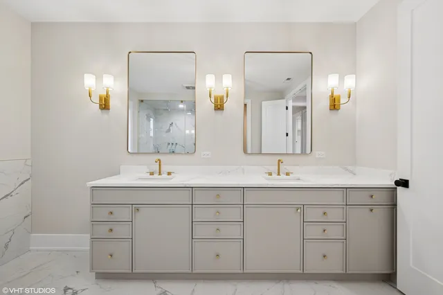 $2,600,000 | 3920 North Bell Avenue, Chicago, IL 60618