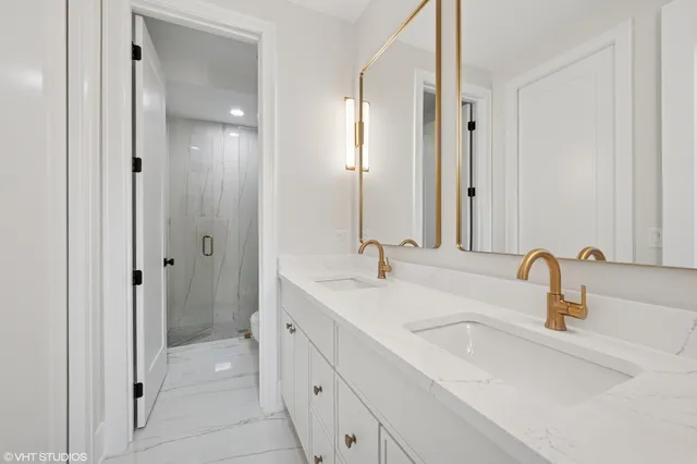 $2,600,000 | 3920 North Bell Avenue, Chicago, IL 60618