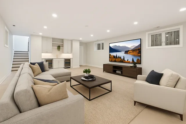 $2,600,000 | 3920 North Bell Avenue, Chicago, IL 60618