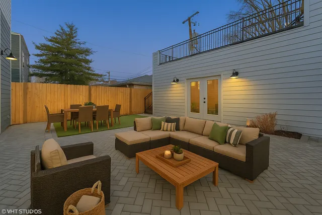 $2,600,000 | 3920 North Bell Avenue, Chicago, IL 60618