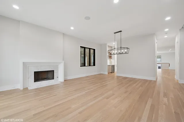 $2,600,000 | 3920 North Bell Avenue, Chicago, IL 60618