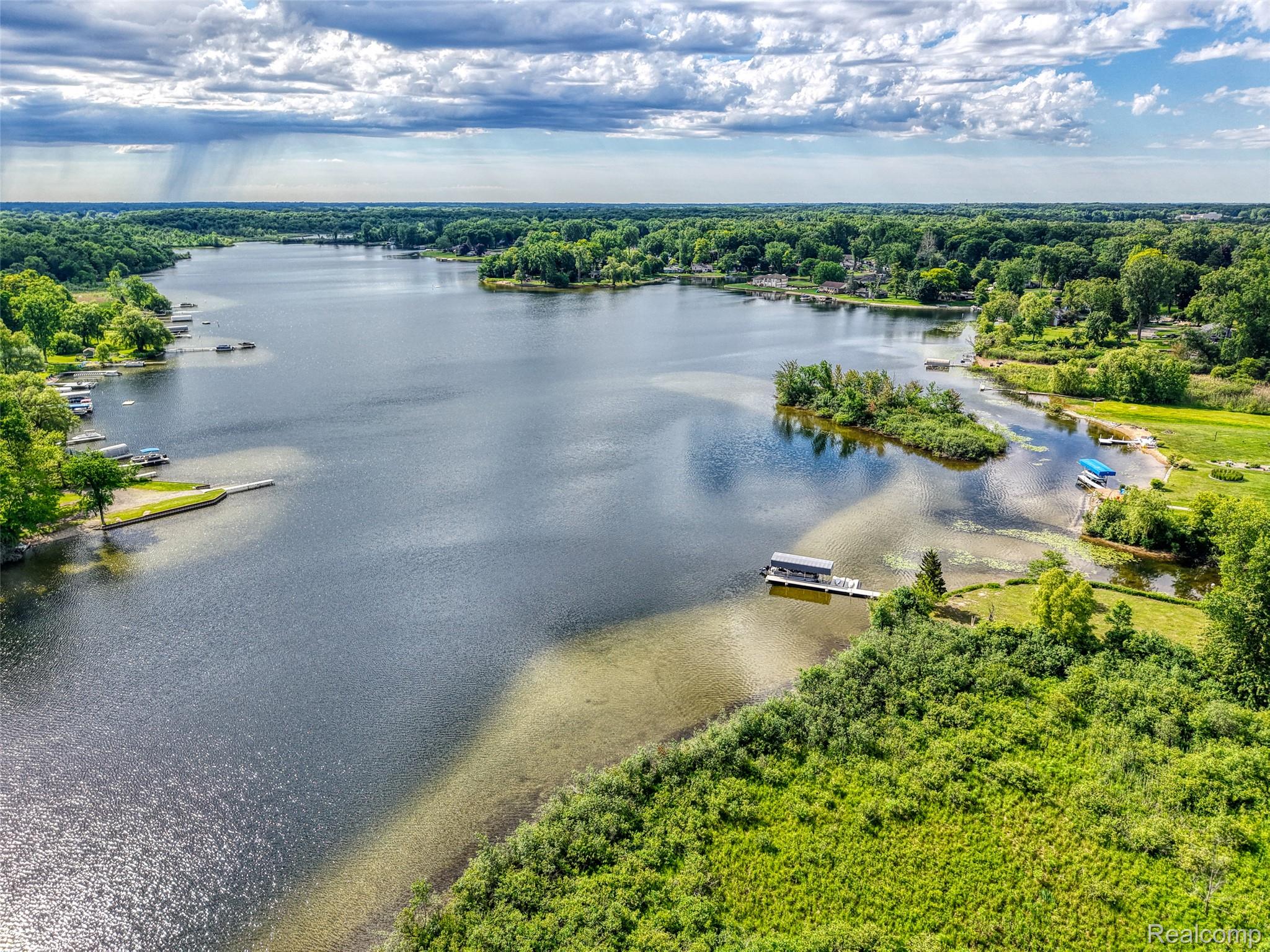 423 Sunset Street White Lake, MI 48383 - Photo 61 of 65 DJI_20260616101134_0201_D_7.jpg