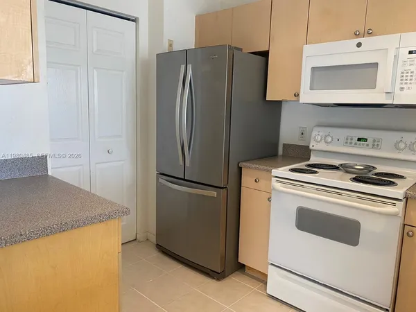 $1,750 | 7980 North Nob Hill Road, Unit 107, Tamarac, FL 33321