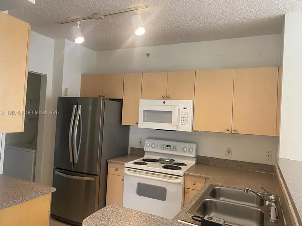 $1,750 | 7980 North Nob Hill Road, Unit 107, Tamarac, FL 33321