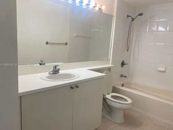 $1,750 | 7980 North Nob Hill Road, Unit 107, Tamarac, FL 33321