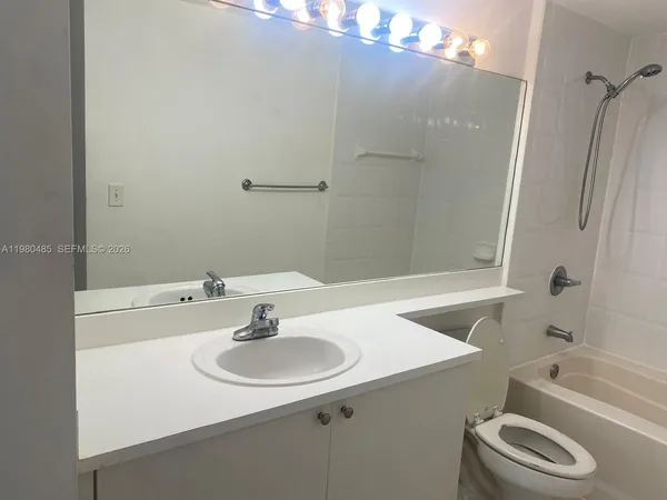 $1,750 | 7980 North Nob Hill Road, Unit 107, Tamarac, FL 33321