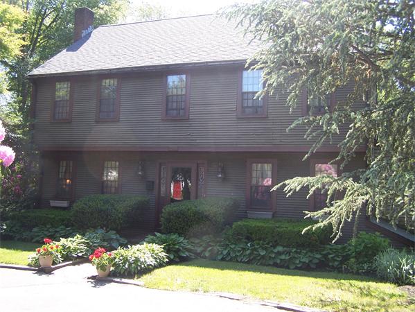42 Old Pasture Road Cohasset, MA 02025 - Photo 3 of 12 Gallery Image 3