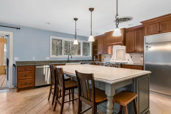 $899,999 | 119 Shedd Road, Grantham, NH 03753