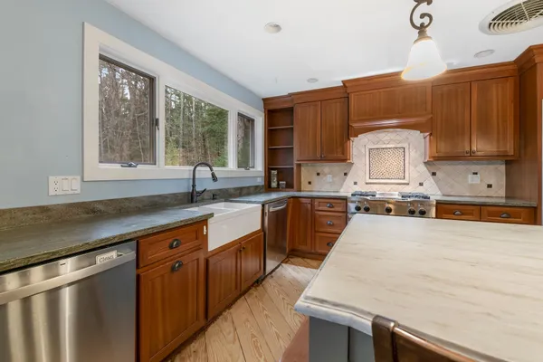 $899,999 | 119 Shedd Road, Grantham, NH 03753