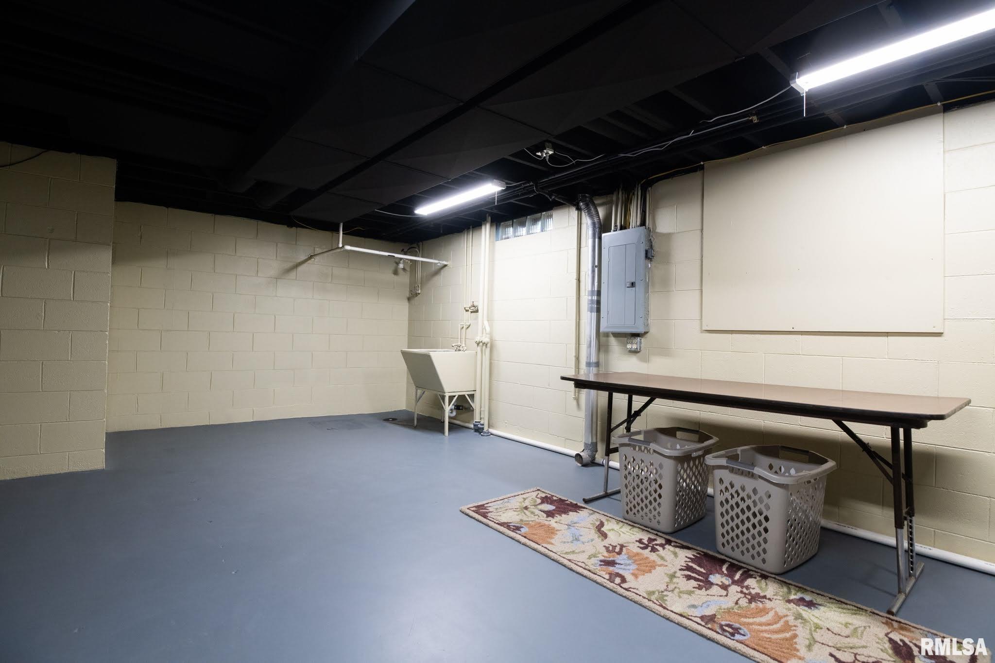 708 Springfield Road East Peoria, IL 61611 - Photo 45 of 55 Gallery Image 45