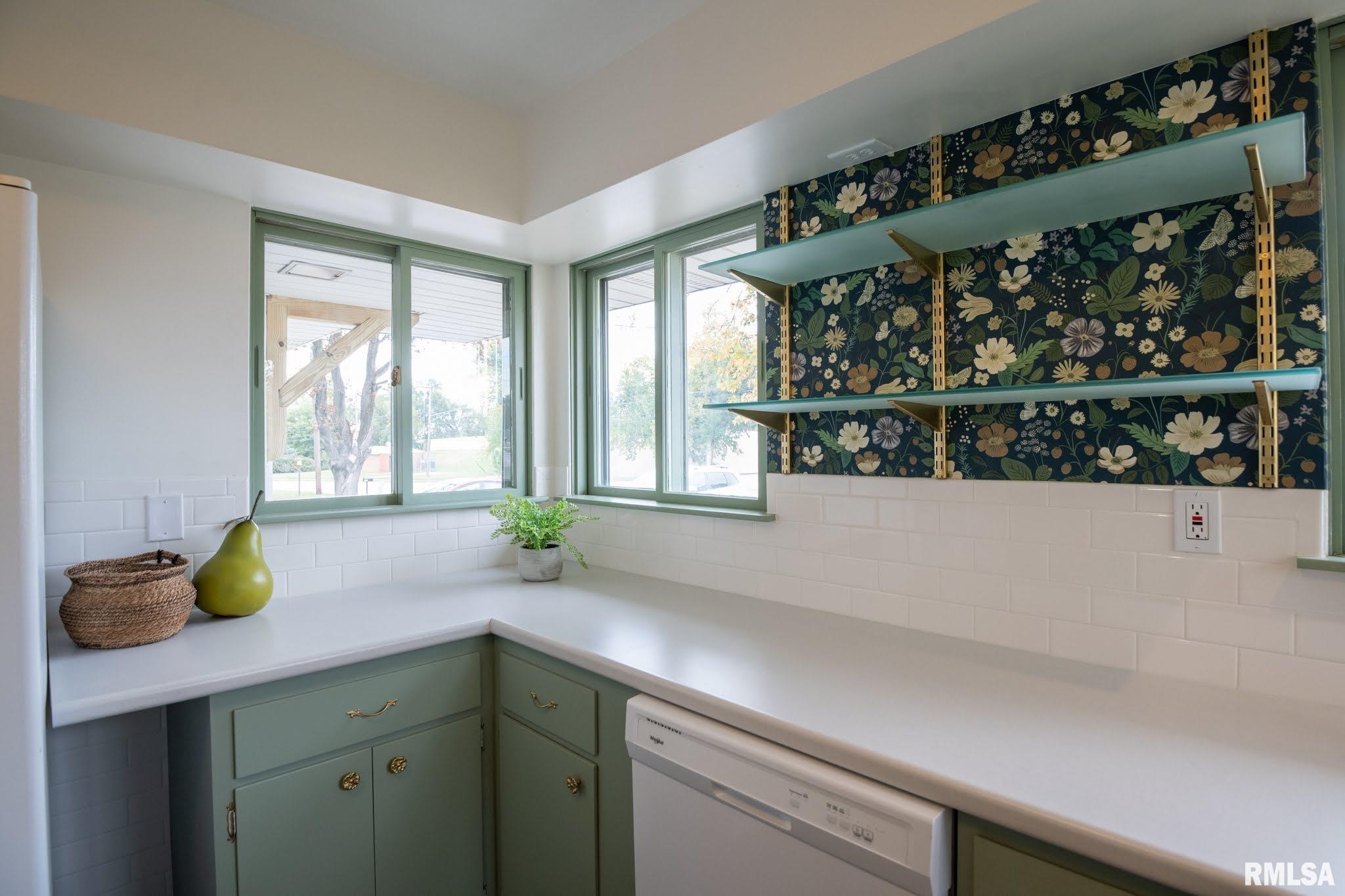 708 Springfield Road East Peoria, IL 61611 - Photo 10 of 55 Gallery Image 10