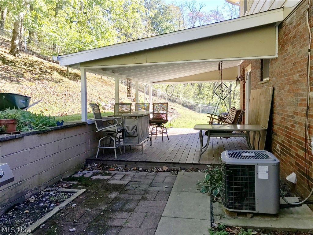 280 Glendale Road Vienna, WV 26105 - Photo 21 of 24 Covered patio ...