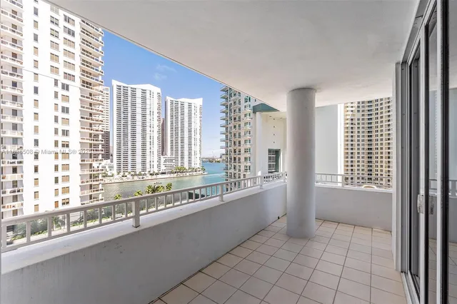 $4,650 | 801 Brickell Key Boulevard, Unit 1012, Miami, FL 33131