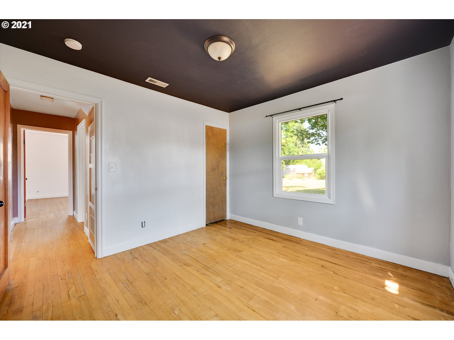 1019 South South End Road Oregon City, OR 97045 - Photo 13 of 28 Gallery Image 13