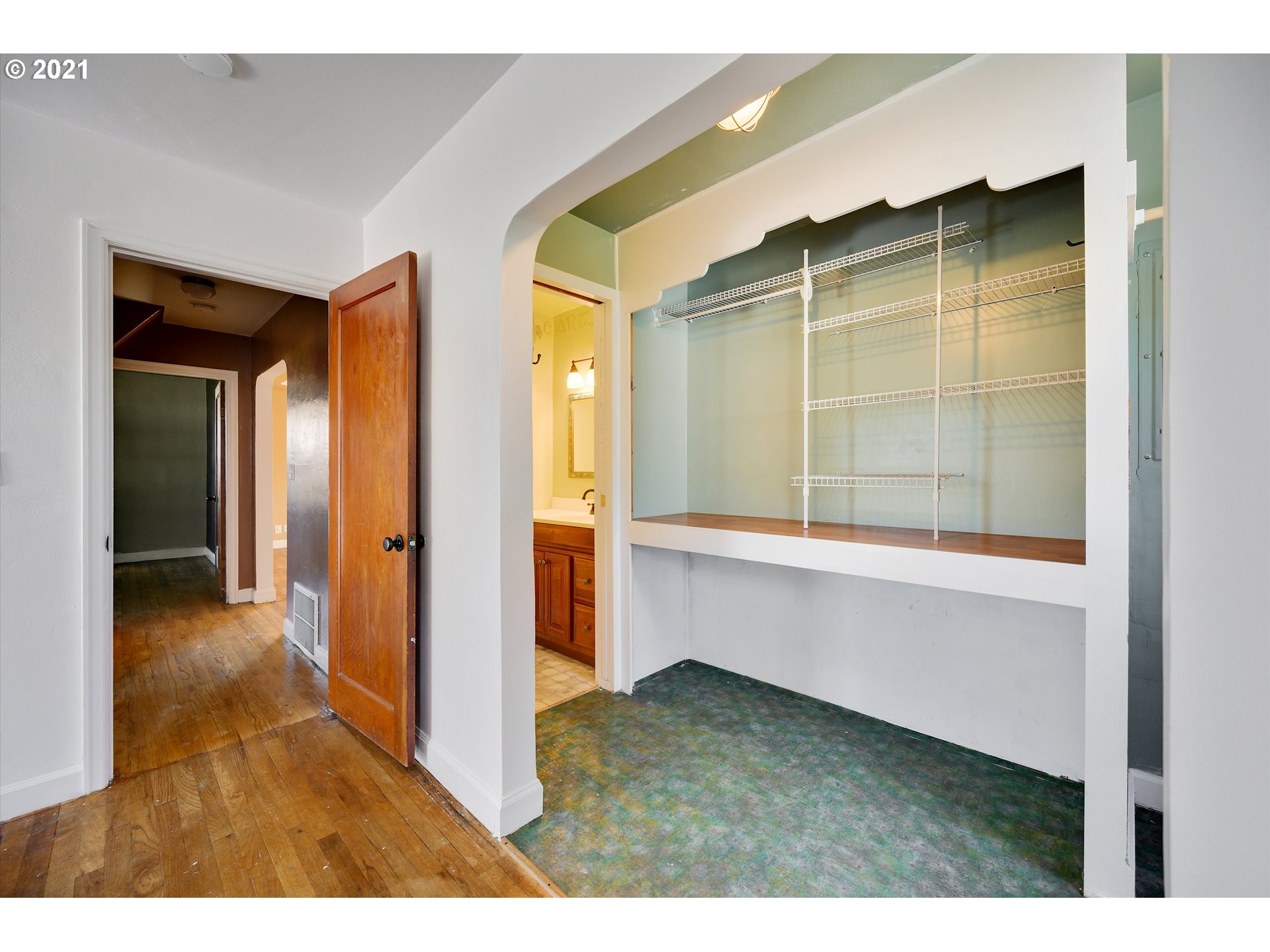 1019 South South End Road Oregon City, OR 97045 - Photo 17 of 28 Gallery Image 17