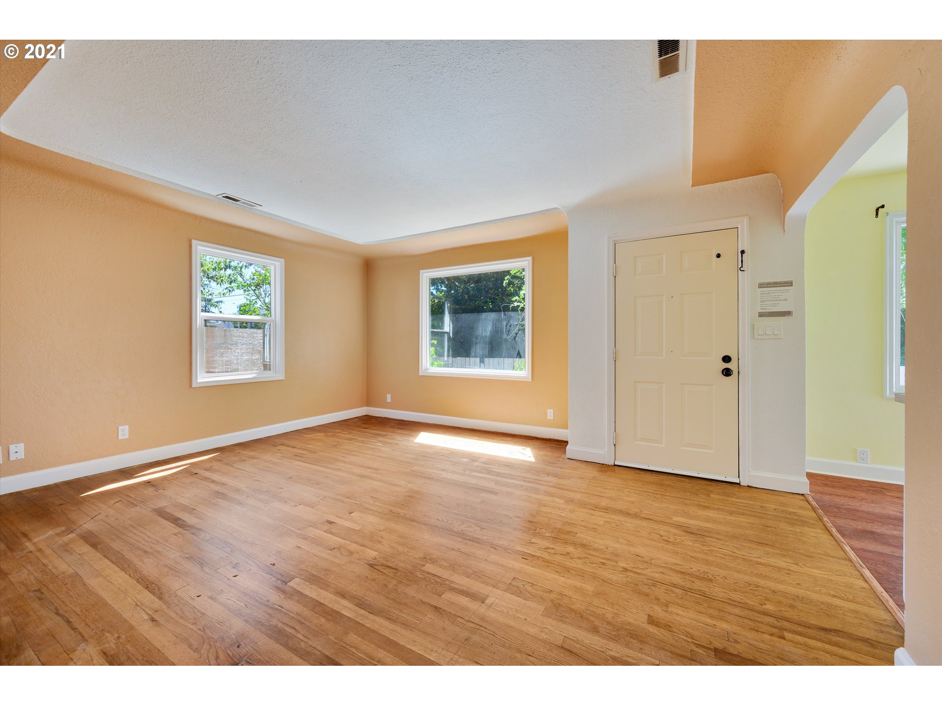1019 South South End Road Oregon City, OR 97045 - Photo 2 of 28 Gallery Image 2