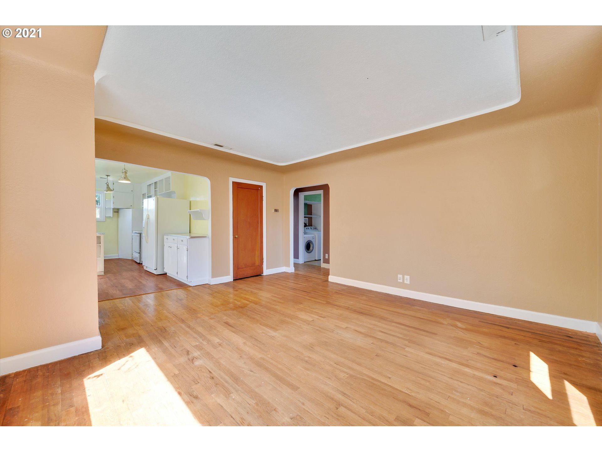 1019 South South End Road Oregon City, OR 97045 - Photo 4 of 28 Gallery Image 4