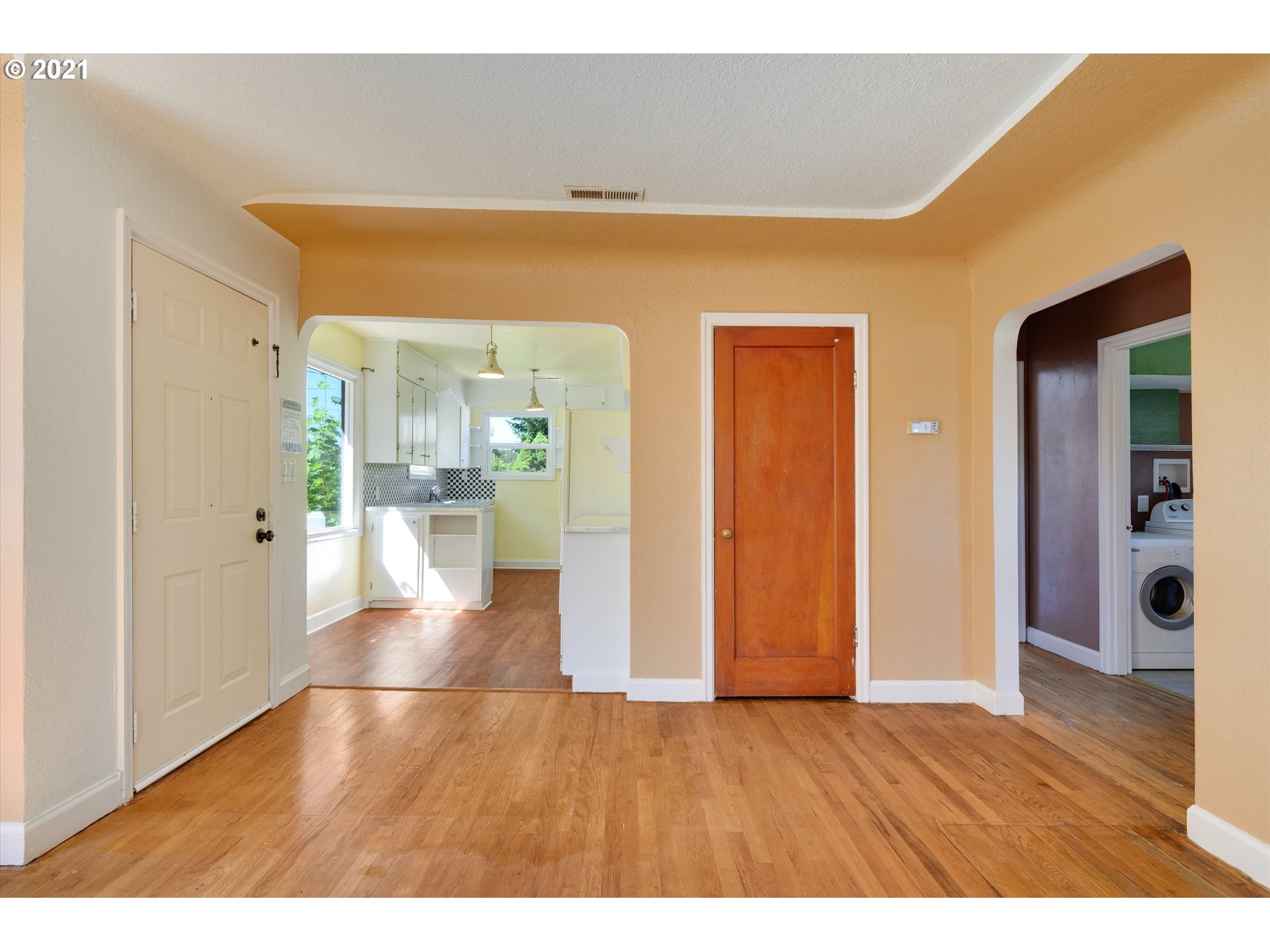 1019 South South End Road Oregon City, OR 97045 - Photo 5 of 28 Gallery Image 5