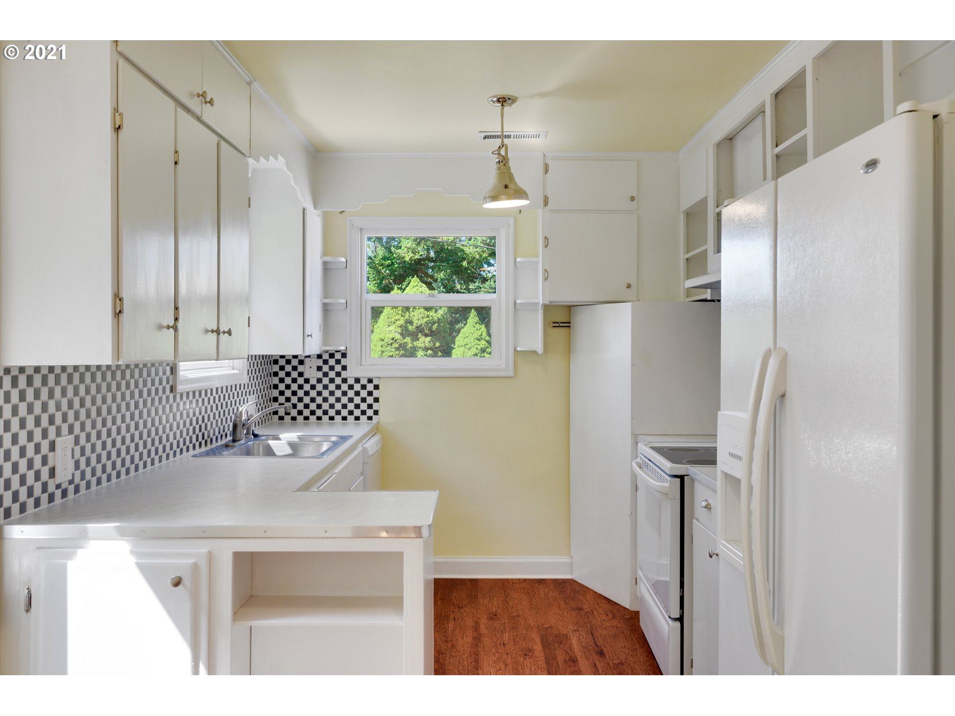 1019 South South End Road Oregon City, OR 97045 - Photo 6 of 28 Gallery Image 6