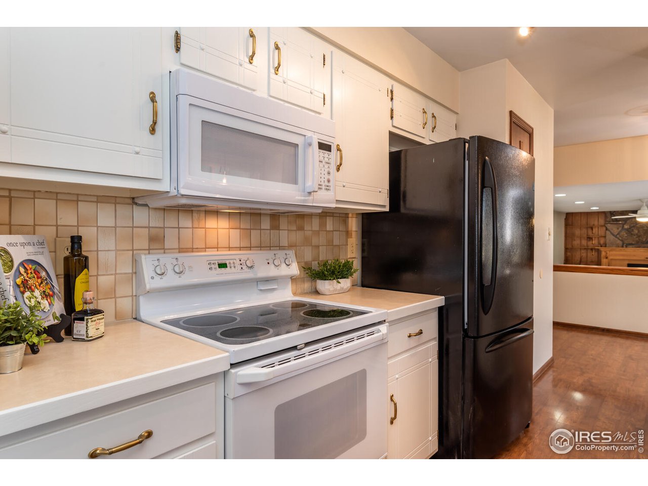9027 Morton Road Niwot, CO 80503 - Photo 8 of 40 Kitchen