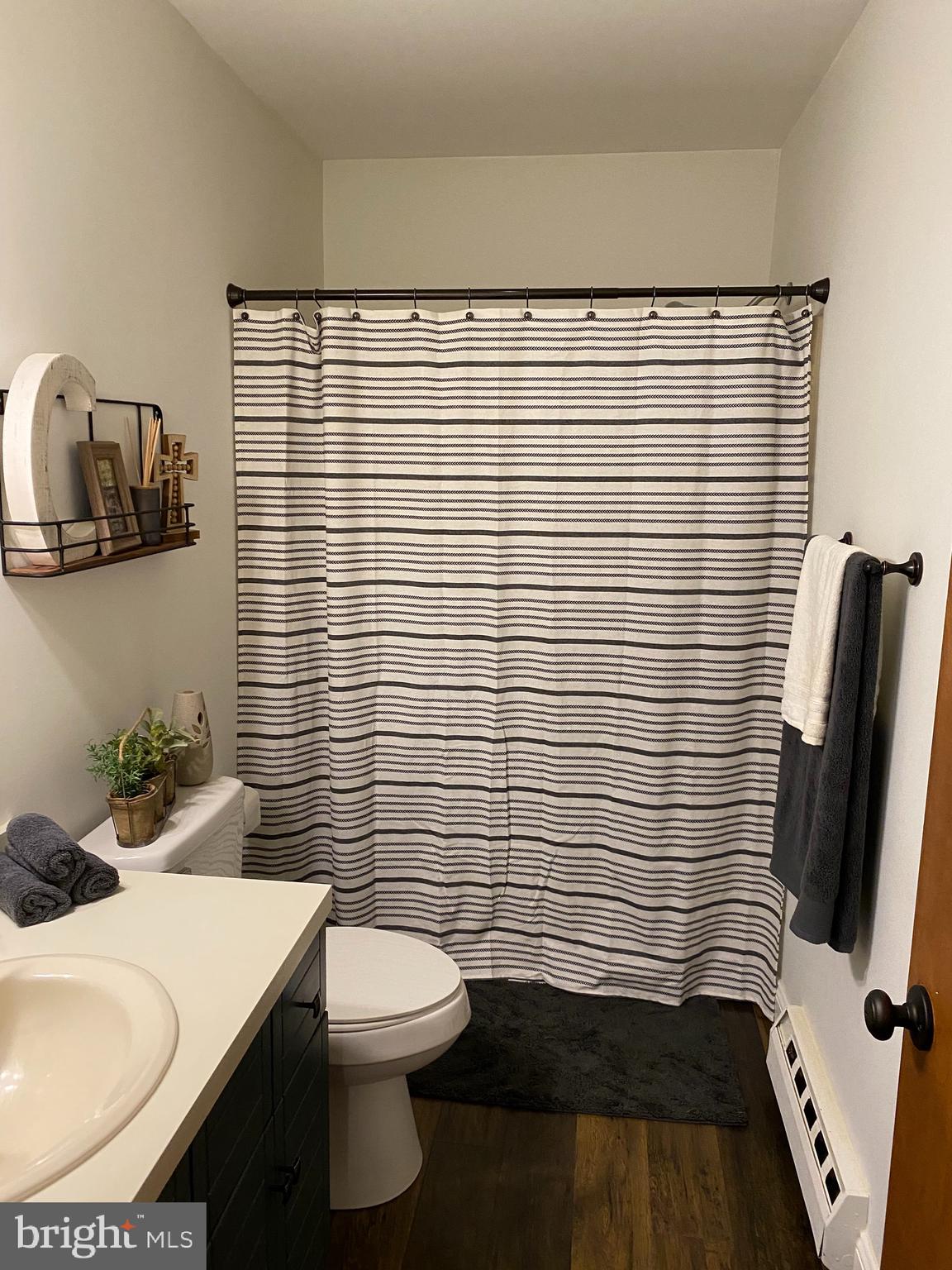2579 Hill Road Green Lane, PA 18054 - Photo 16 of 27 Bathroom 2
