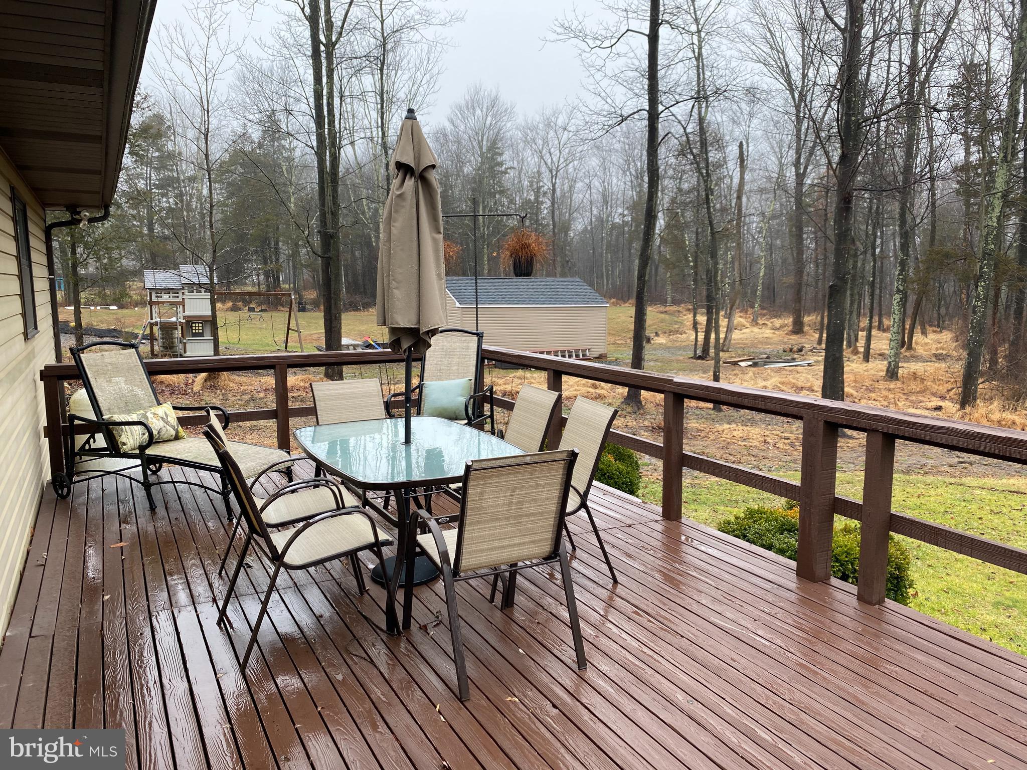2579 Hill Road Green Lane, PA 18054 - Photo 23 of 27 Deck