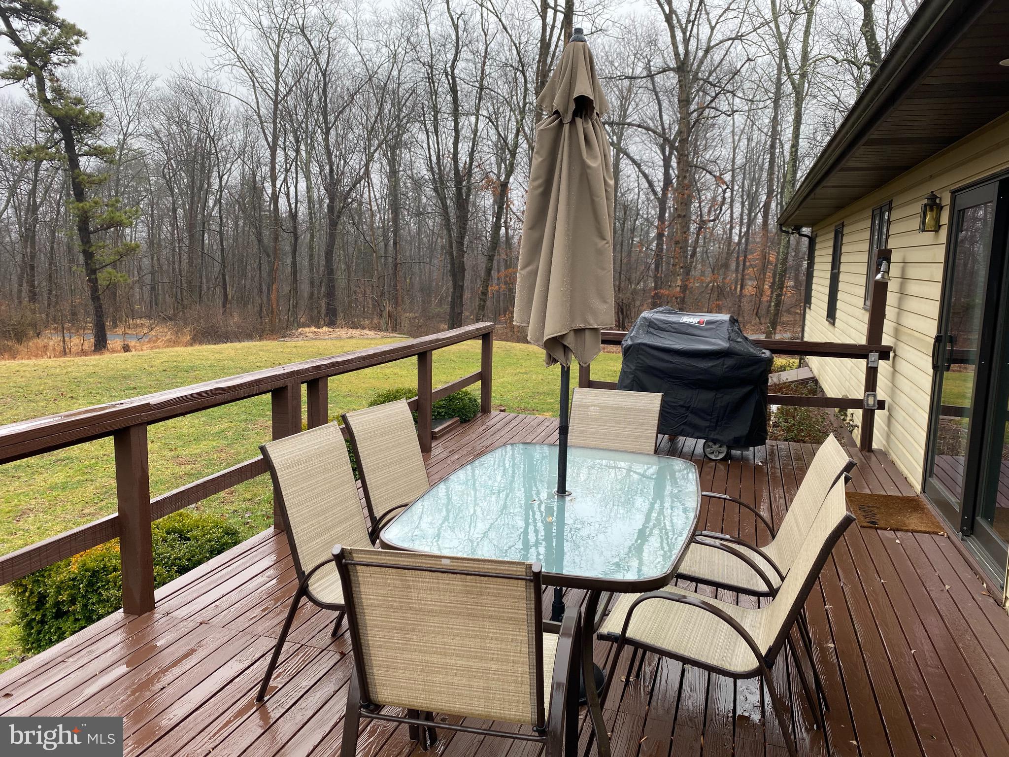 2579 Hill Road Green Lane, PA 18054 - Photo 24 of 27 Deck