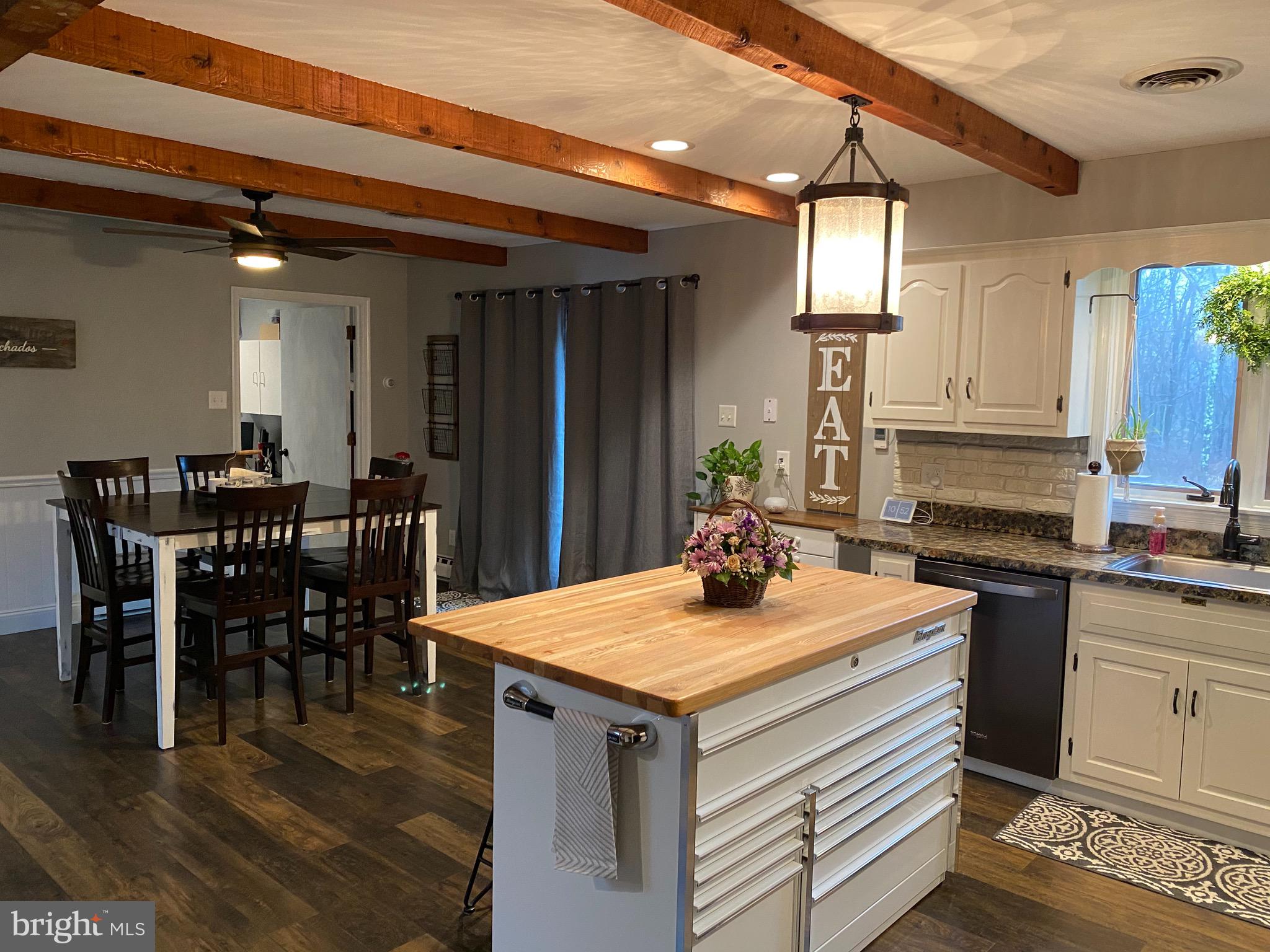 Kitchen/DIning area