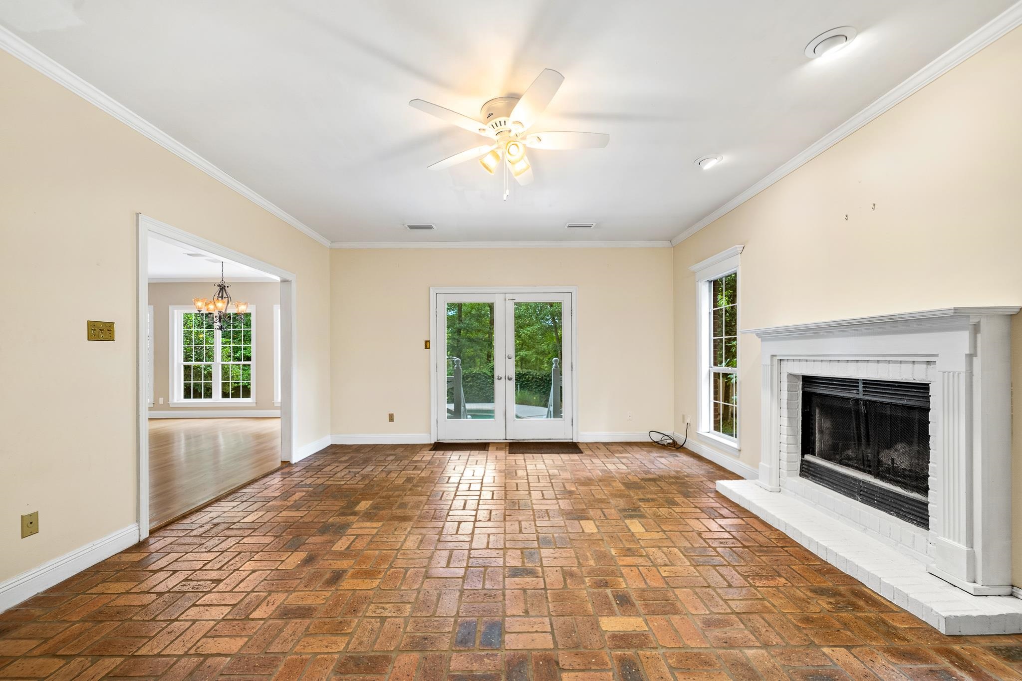309 Perdido Avenue Fairhope, AL 36532 - Photo 10 of 40 Living Room