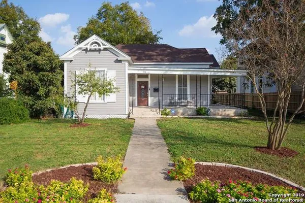 $1,650 | 718 North Pine Street, San Antonio, TX 78202