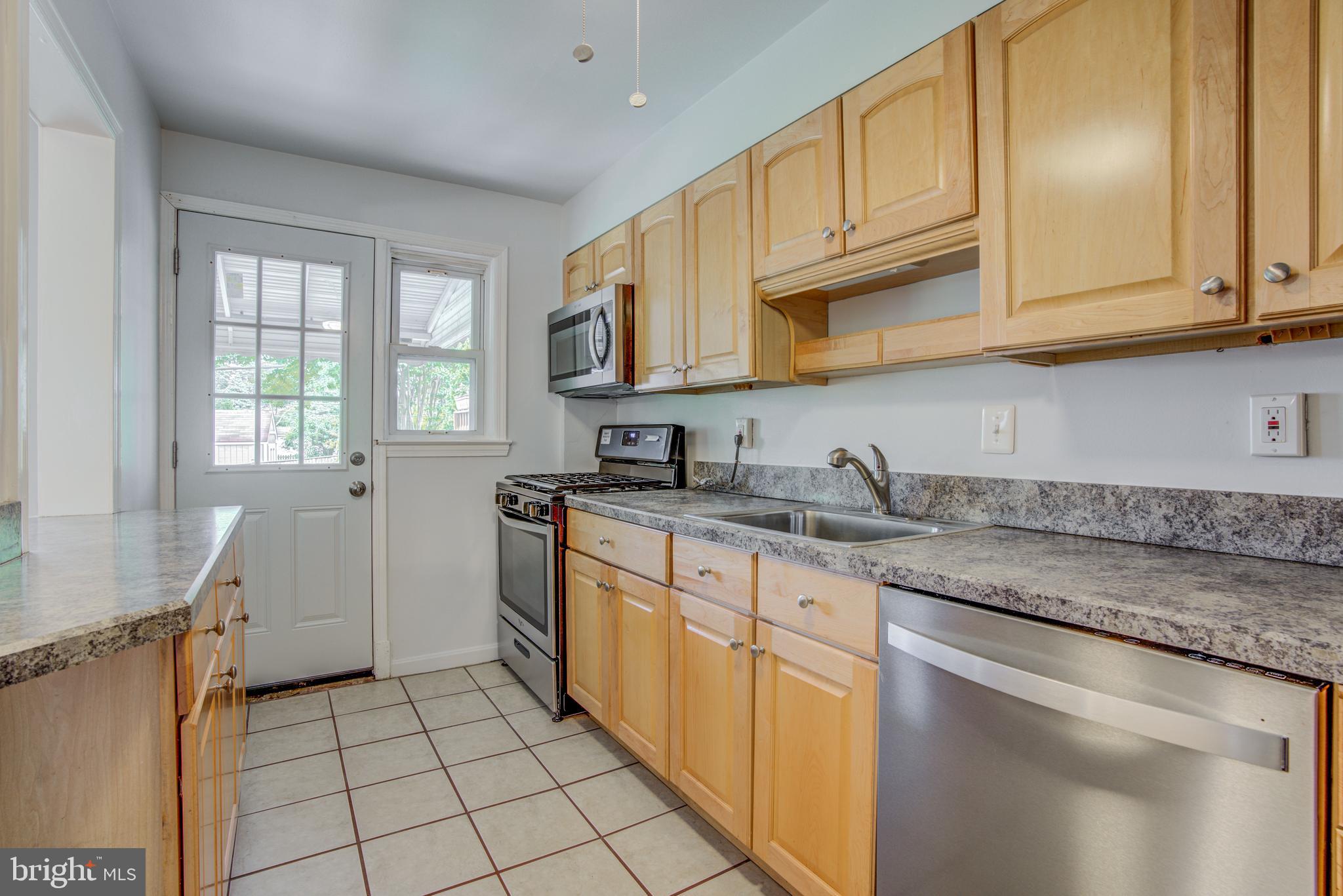 8305 Pleasant Plains Road Baltimore, MD 21286 - Photo 9 of 30