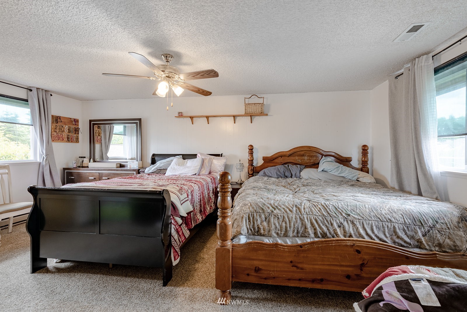 1209 Dundee Drive Cosmopolis, WA 98537 - Photo 32 of 36 a bedroom with two beds and window
