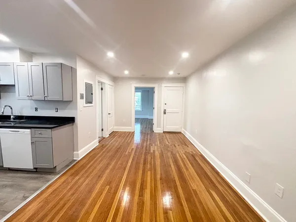 $3,200 | 36 Spring Street, Unit 8, Malden, MA 02148