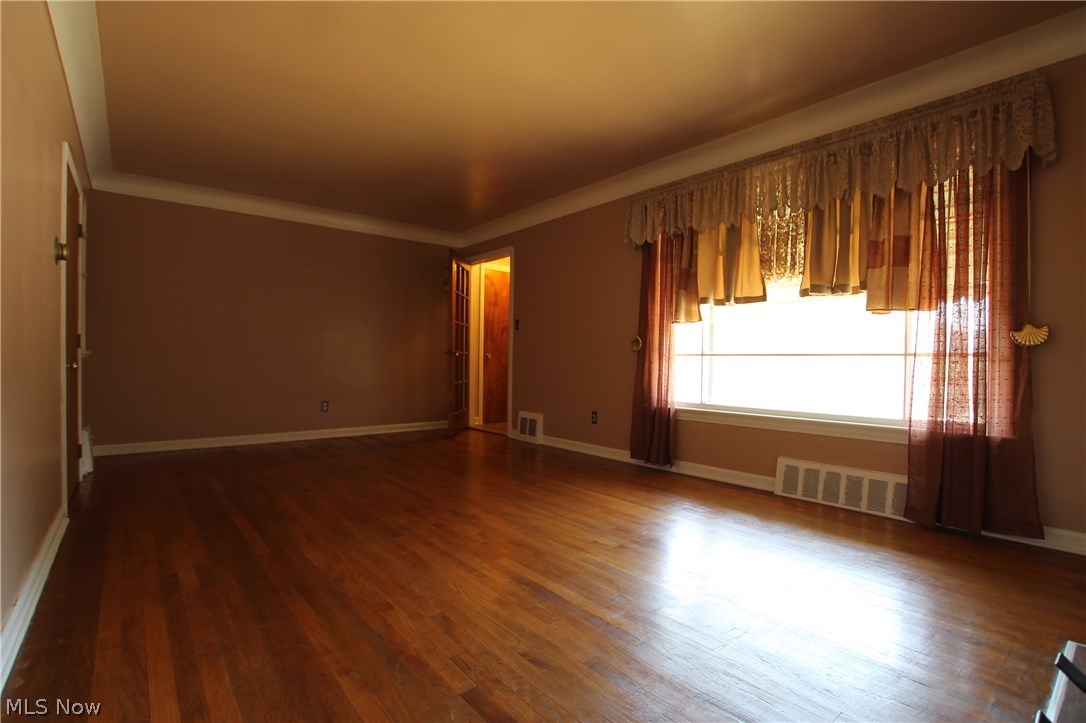 1405 South Green Road Cleveland, OH 44121 - Photo 9 of 29 Gallery Image 9